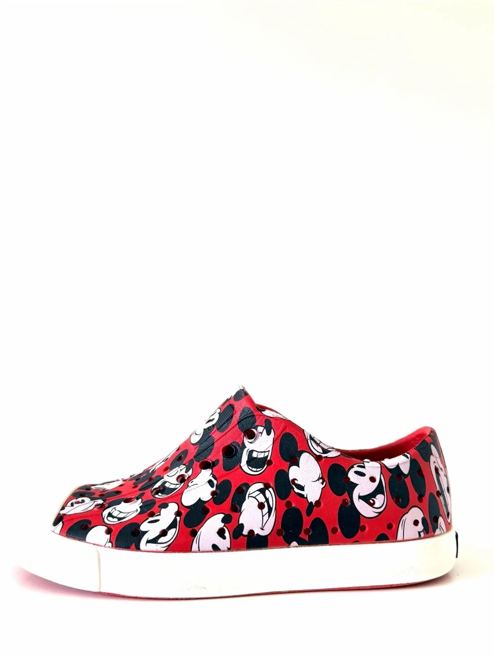 Native Disney Mickey Mouse Jefferson Print slip-on shoes in red Size C 13
